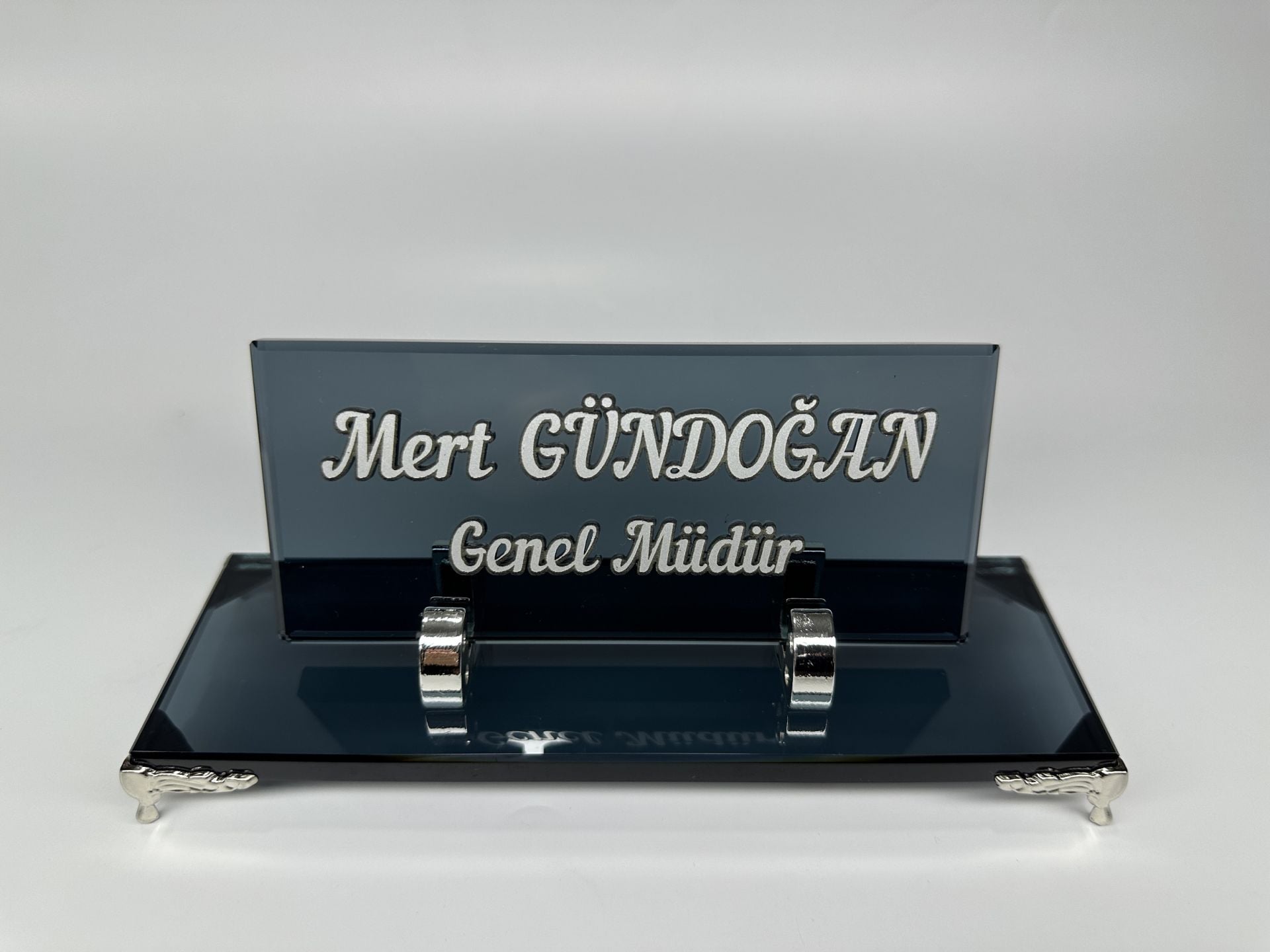 Metal Ayak Yükseltme ve Kabartma Yazılı Masa İsimliği Ofis Hediyelik