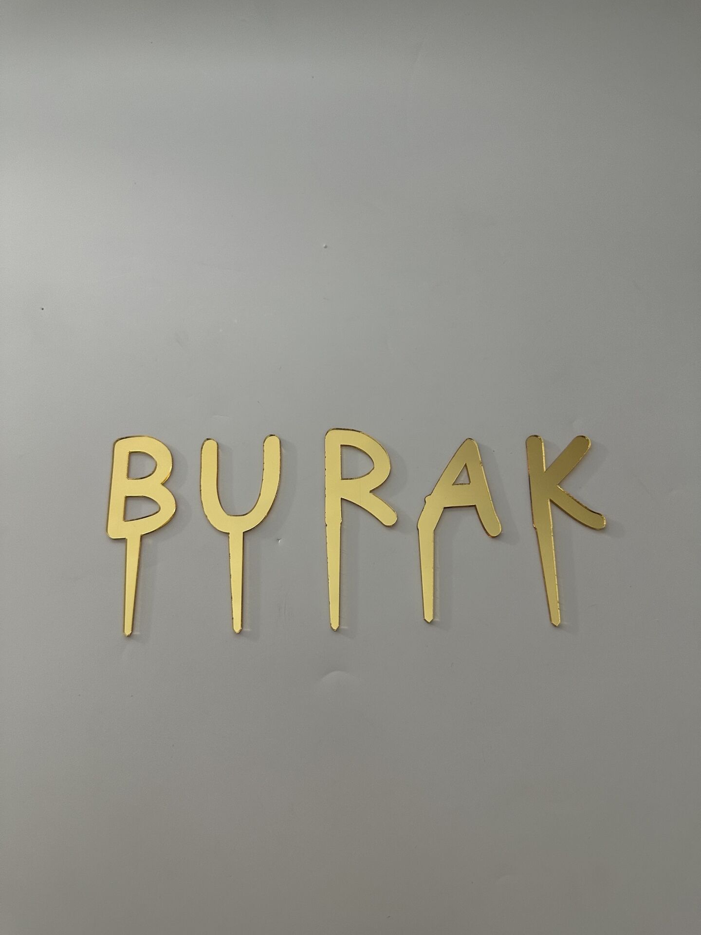 Harf Aynalı Altın Pleksi 7,5 cm Pasta ( 1 Adet )