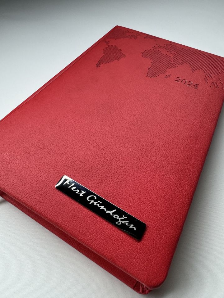 TERMO DERİ TARİHLİ HARİTALI İSME VEYA KİŞİYE ÖZEL AJANDA  1 kırmızı