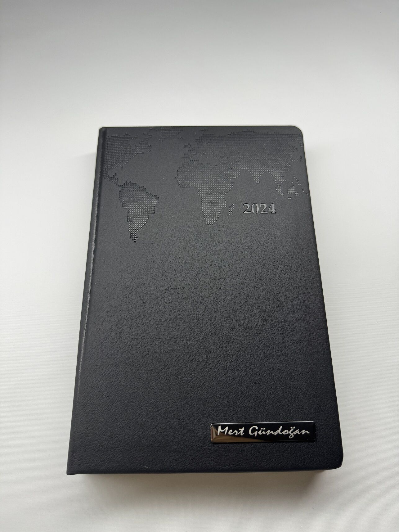 TERMO DERİ TARİHLİ HARİTALI İSME VEYA KİŞİYE ÖZEL AJANDA  1 siyah