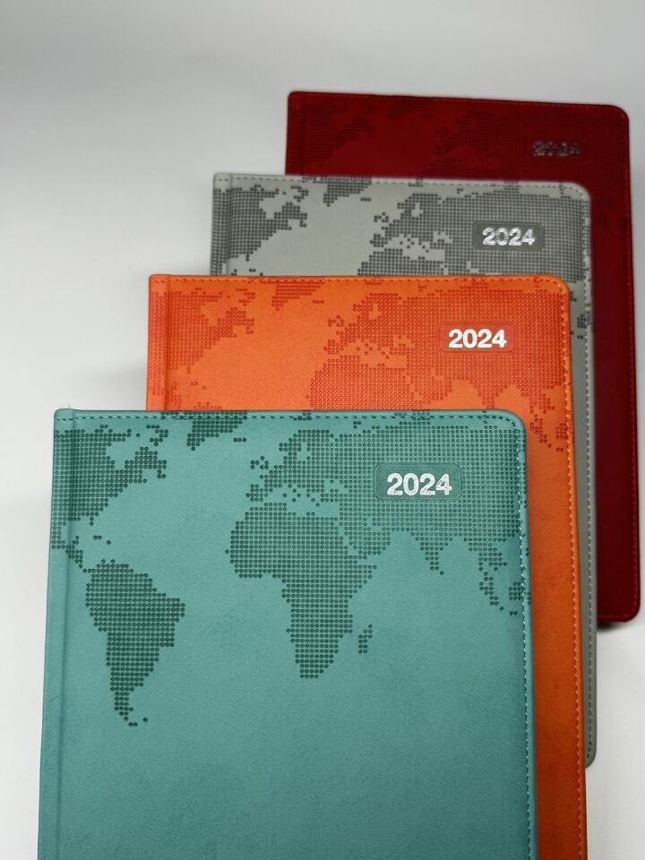 TERMO DERİ TARİHLİ HARİTALI 1. SINIF KALİTE İSME VEYA KİŞİYE ÖZEL AJANDA 2 turkuaz