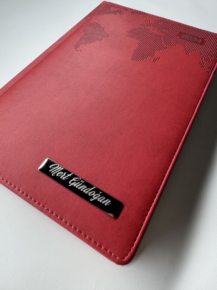 TERMO DERİ TARİHLİ HARİTALI 1. SINIF KALİTE İSME VEYA KİŞİYE ÖZEL AJANDA 2 kırmızı