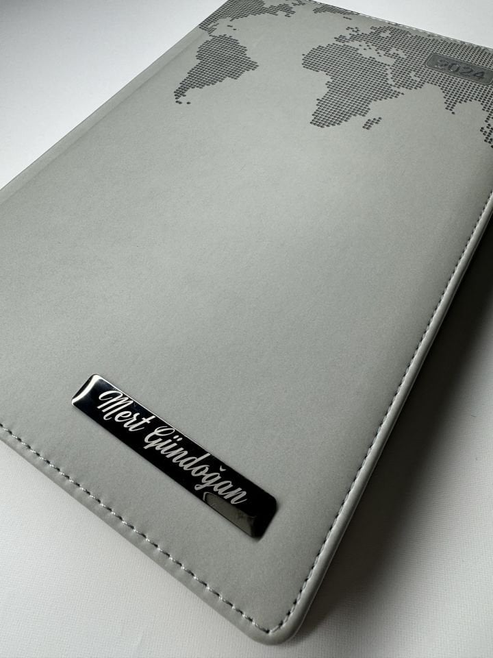 TERMO DERİ TARİHLİ HARİTALI 1. SINIF KALİTE İSME VEYA KİŞİYE ÖZEL AJANDA 2 gri