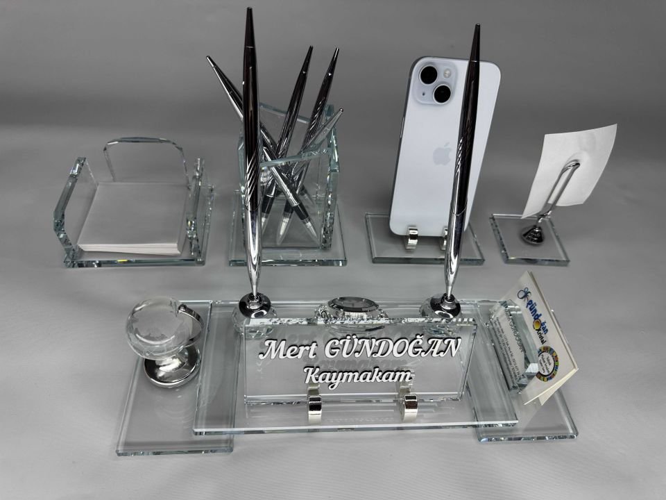 VIP Şeffaf Cam Masa İsimlik Ful Set Hediyelik Deri Kutu ve Kabartma Yazılı Gümüş