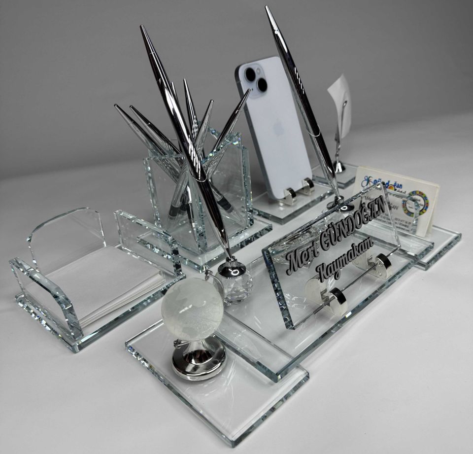 VIP Şeffaf Cam Masa İsimlik Ful Set Hediyelik Deri Kutu ve Kabartma Yazılı Gümüş