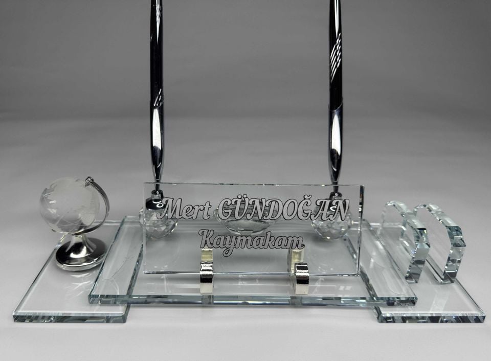 Şeffaf Cam İsimlik Çift Ayak Kalem Saat Dünya ve Kartvizit Figürlü Özel Hediyelik