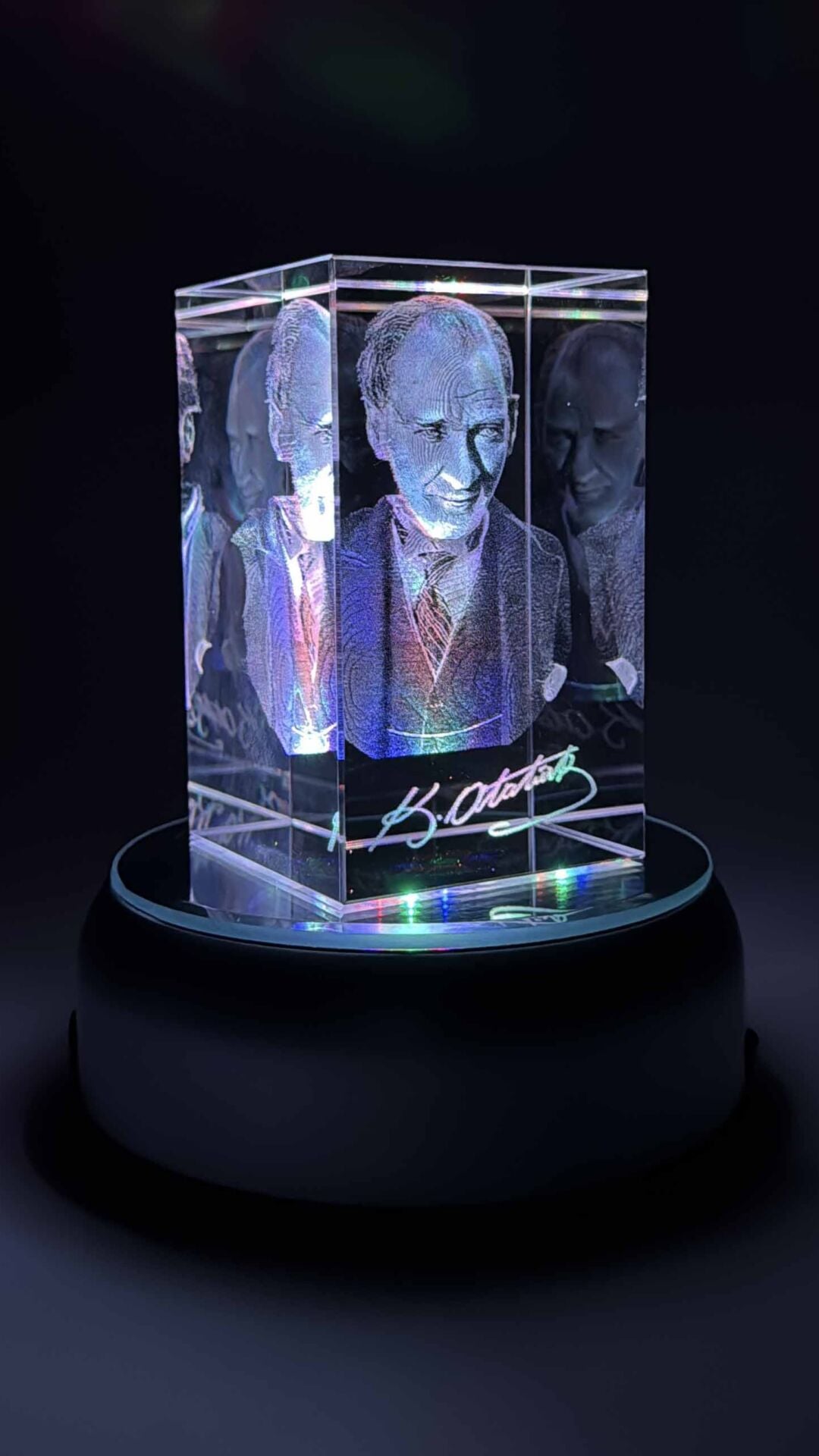 Atatürk 3d Silüet Küp Cam İçi Lazer Patlatma 2