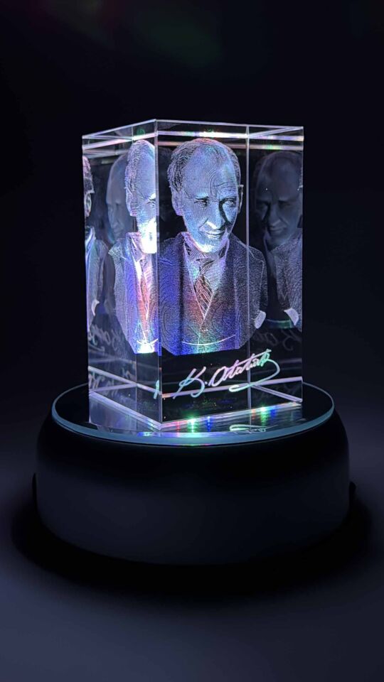 Atatürk 3d Silüet Küp Cam İçi Lazer Patlatma 2