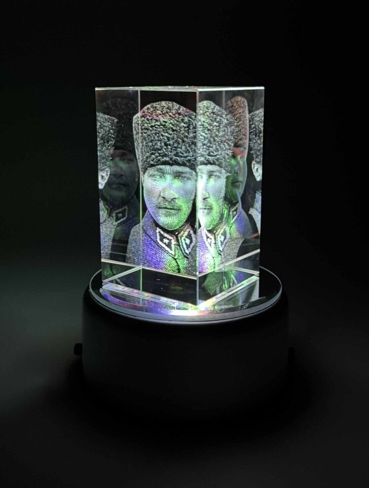 Atatürk 3d Silüet Küp Cam İçi Lazer Patlatma 3