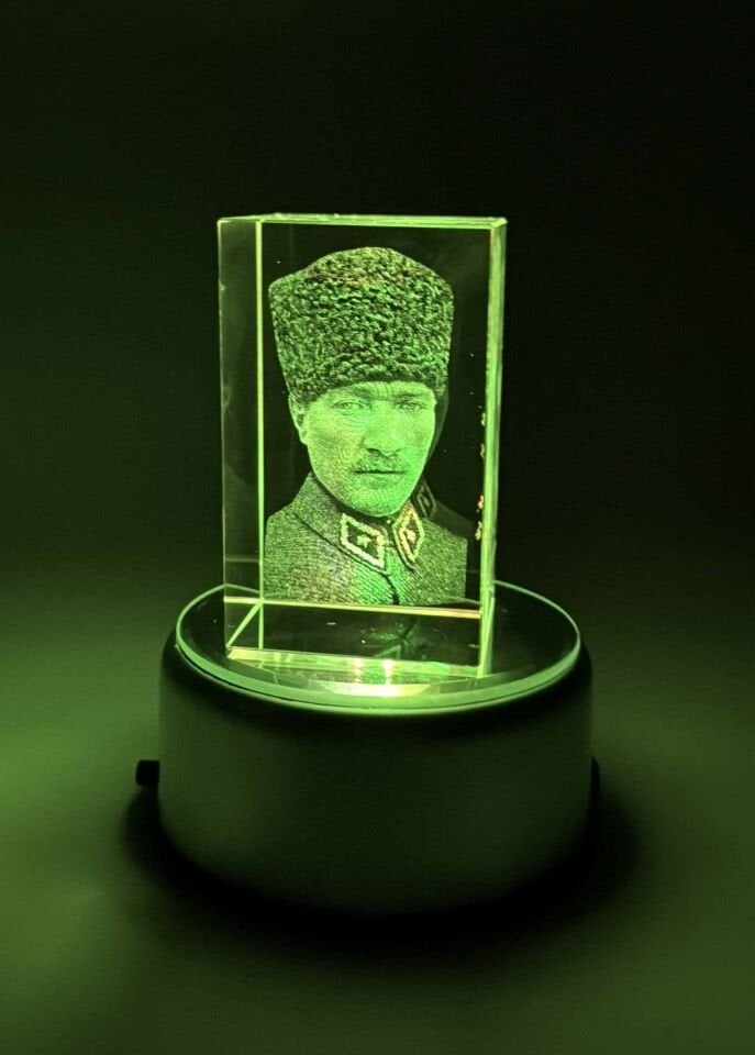 Atatürk 3d Silüet Küp Cam İçi Lazer Patlatma 3